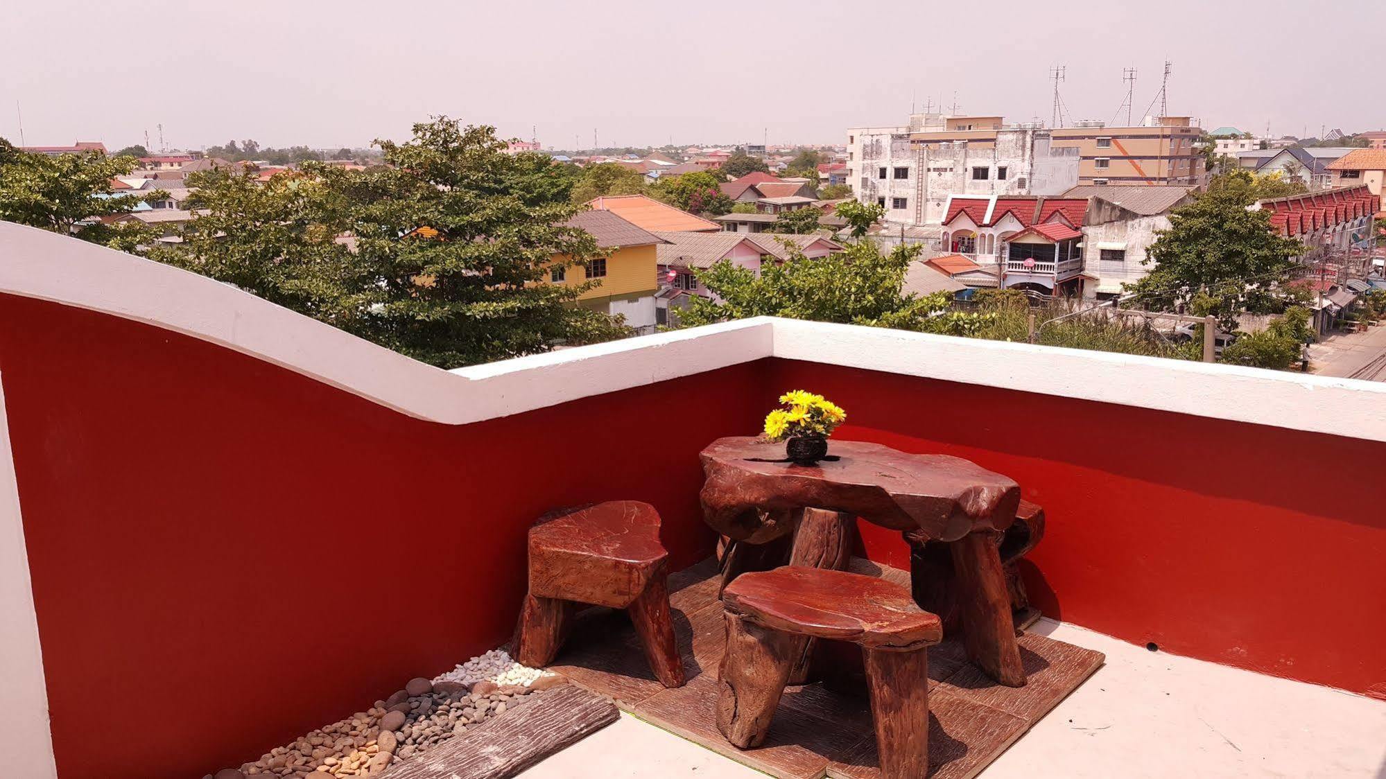 Aparthotel Suansin Art Garden Ban Lat Krachaeng Exterior foto